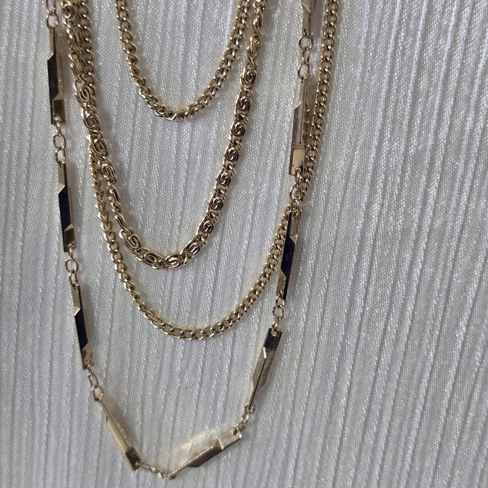 Elegant Gold Layered Necklace